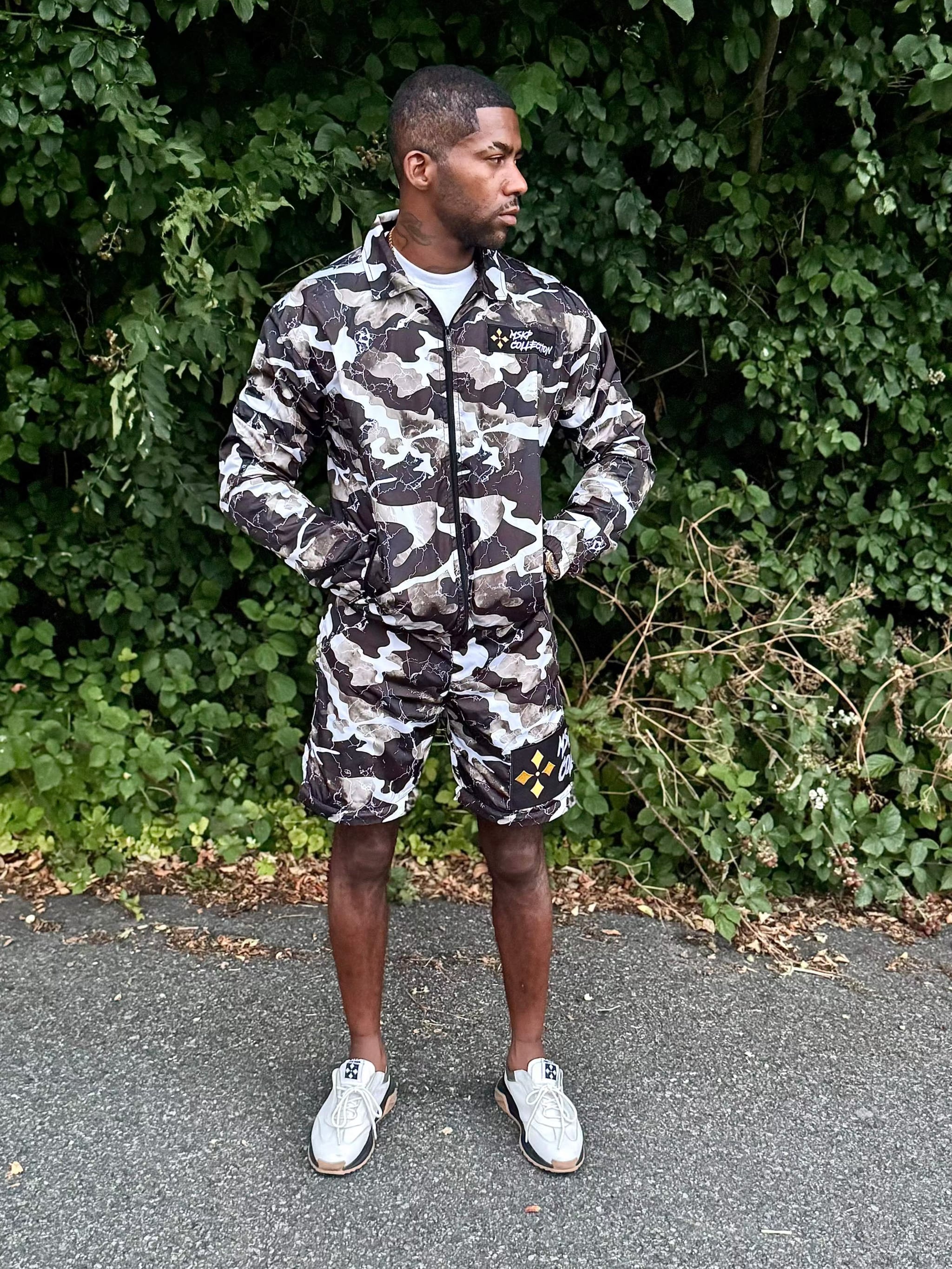 MSKP Luxury Camo Shell Tracksuit


 Experience elevated leisurewear with the MSKP refined tracksuit camo set — a statement ensemble crafted for individuals who move MSKP Luxury Camo Shell Tracksuit